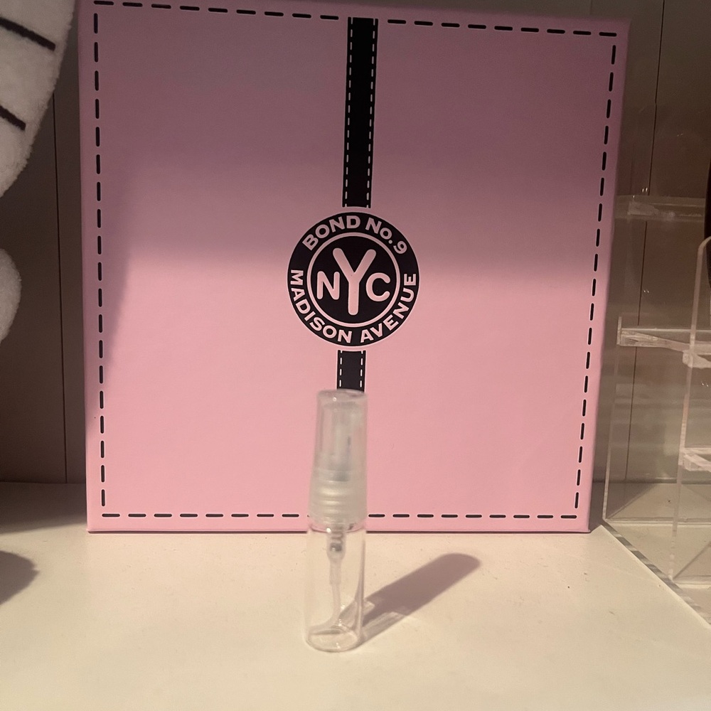 Coach Dreams NY sunset, and Moonlight read descriptions - Picture 2 of 3
